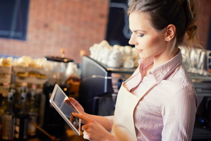 كيف يمكن زيادة مبيعات مطعمك من خلال تطبيق المطاعم السحابية؟